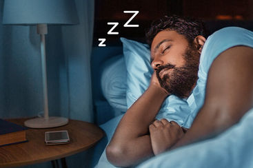 Mann beim Schlafen, Muskelwachstum über Nacht